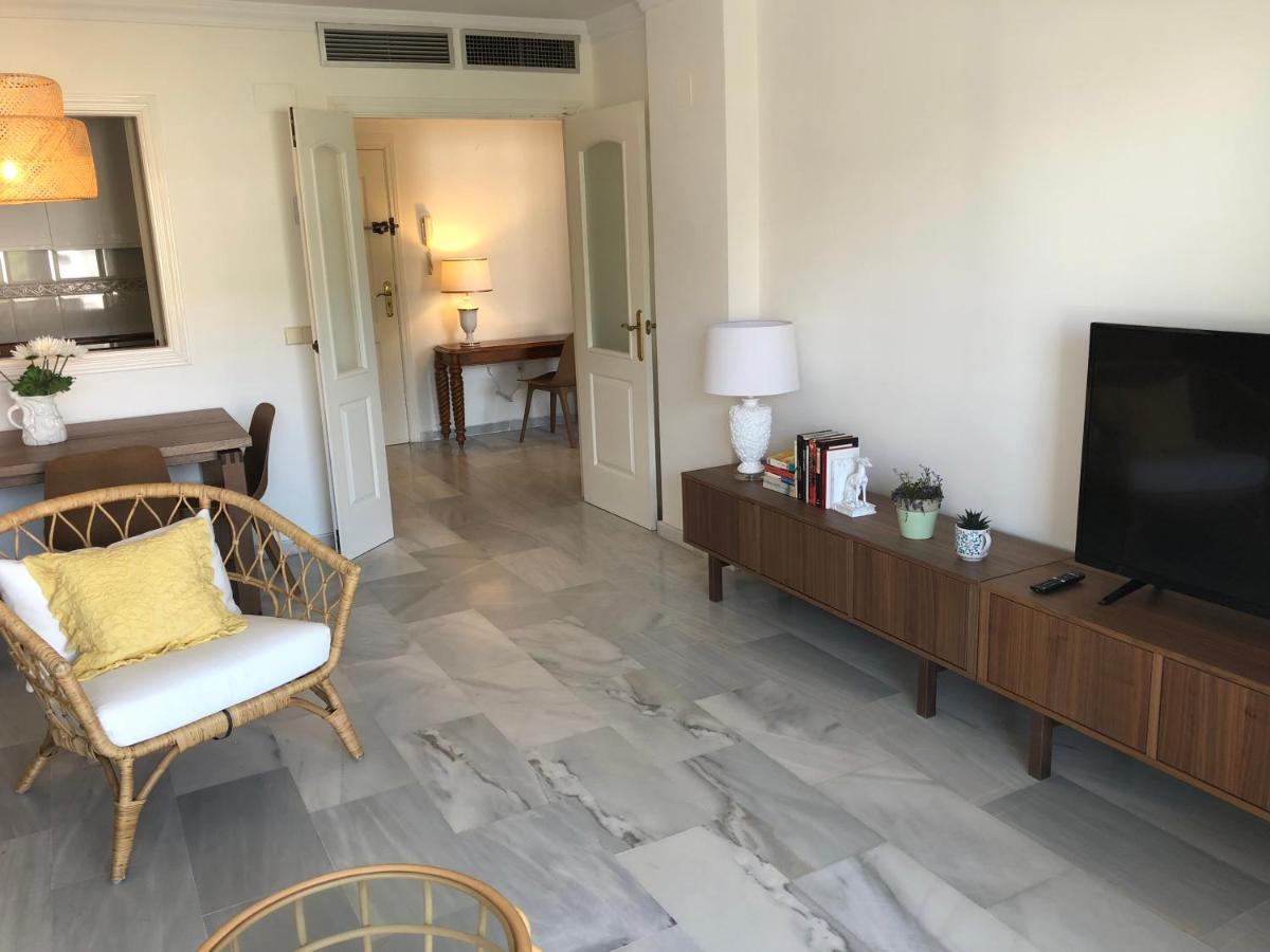 Inspiring Apartment In Carihuela Beach Torremolinos Esterno foto