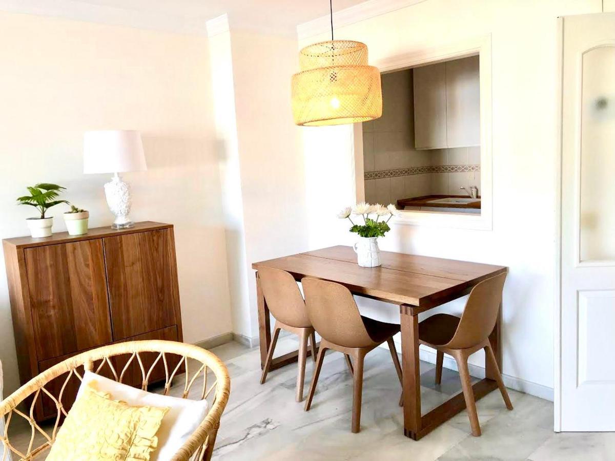 Inspiring Apartment In Carihuela Beach Torremolinos Esterno foto