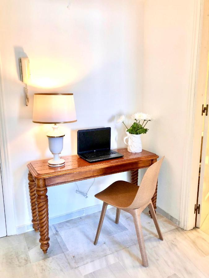 Inspiring Apartment In Carihuela Beach Torremolinos Esterno foto